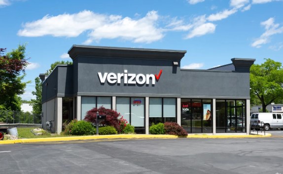 Join Verizon! 1500SF To Be Built